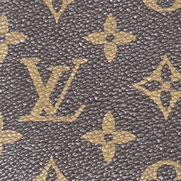 Louis Vuitton Monogram Wallet - Picture 12 of 12